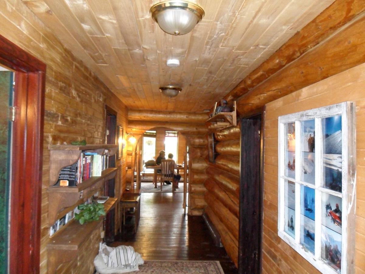 Summit River Lodge & Campsites Valemount Exterior foto
