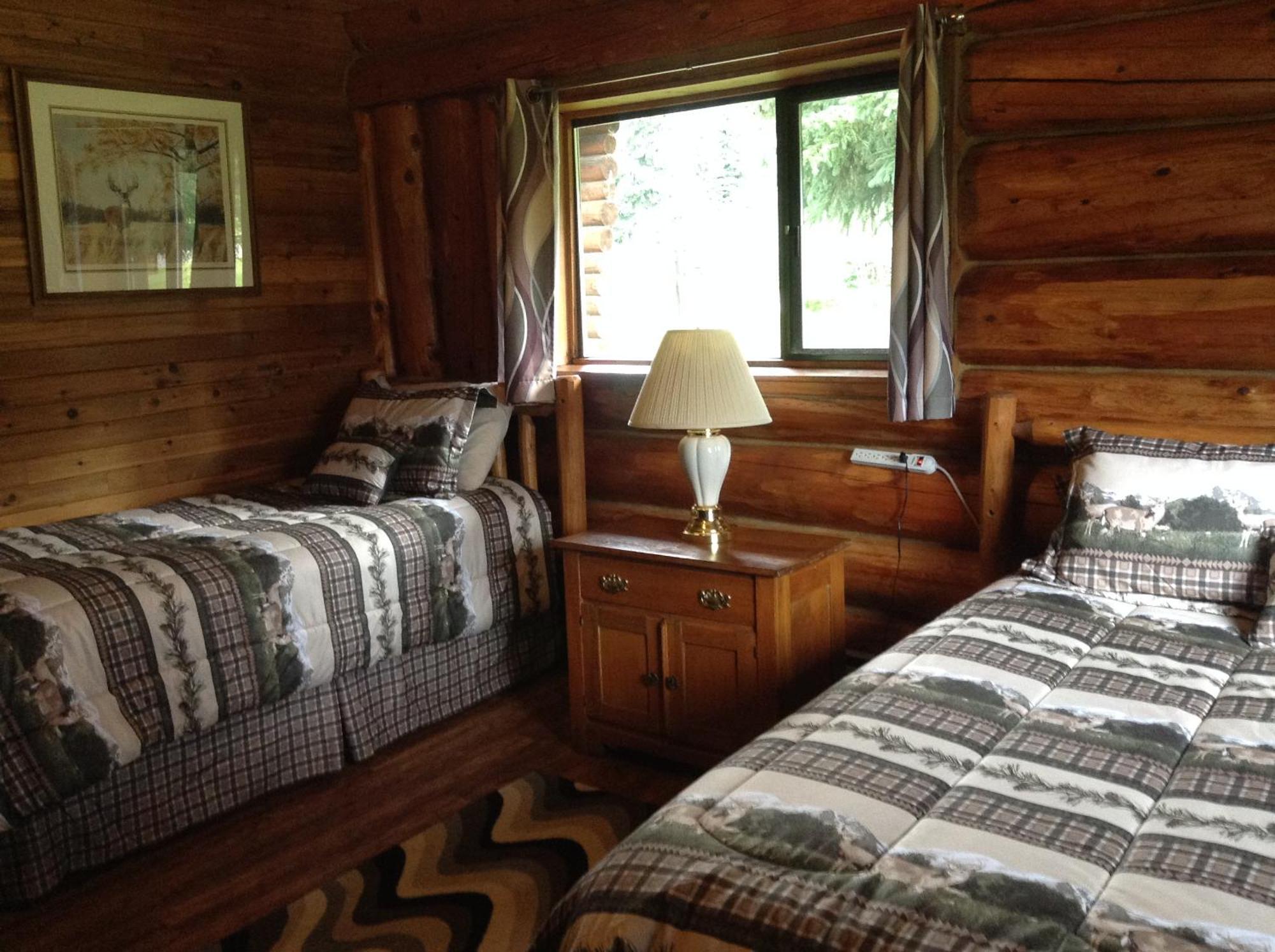 Summit River Lodge & Campsites Valemount Habitación foto